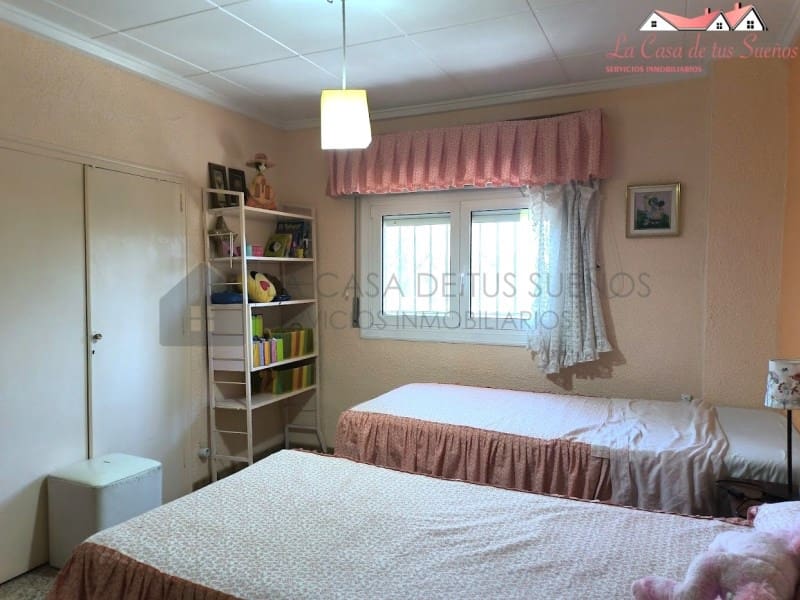 6 camera da letto Villa in vendita in Sax con piscina garage - 350.000 € (Rif: 9996771)