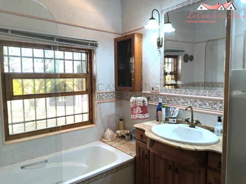6 camera da letto Villa in vendita in Sax con piscina garage - 350.000 € (Rif: 9996771)