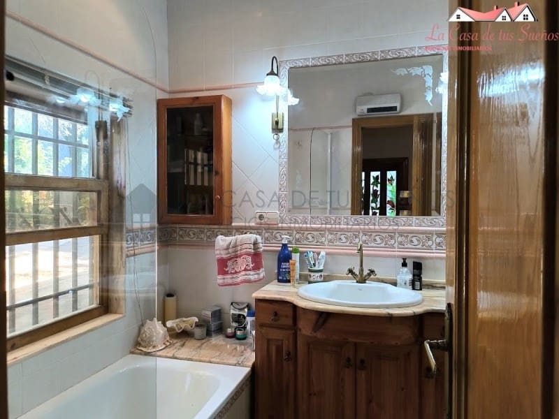 6 camera da letto Villa in vendita in Sax con piscina garage - 350.000 € (Rif: 9996771)