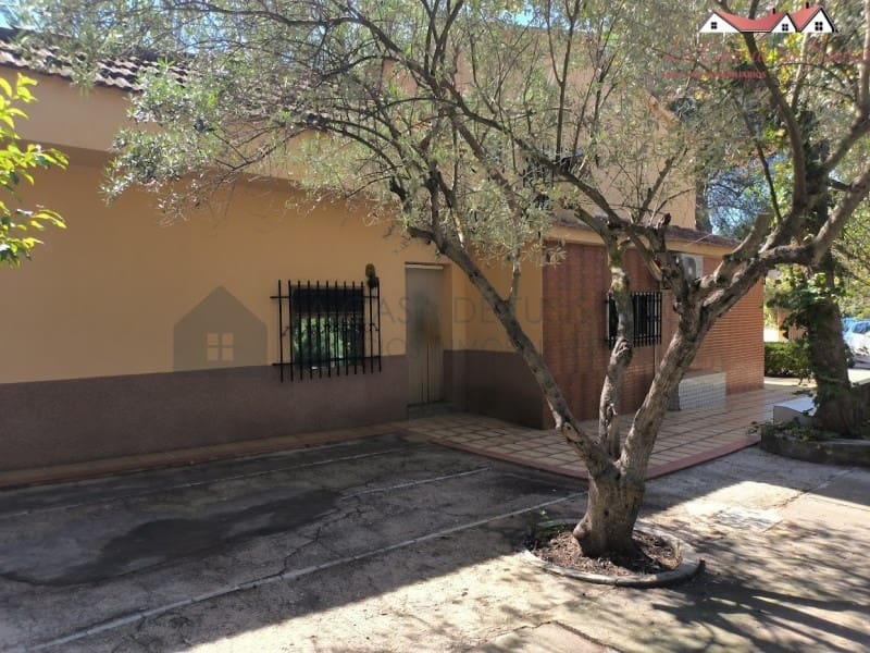 6 camera da letto Villa in vendita in Sax con piscina garage - 350.000 € (Rif: 9996771)