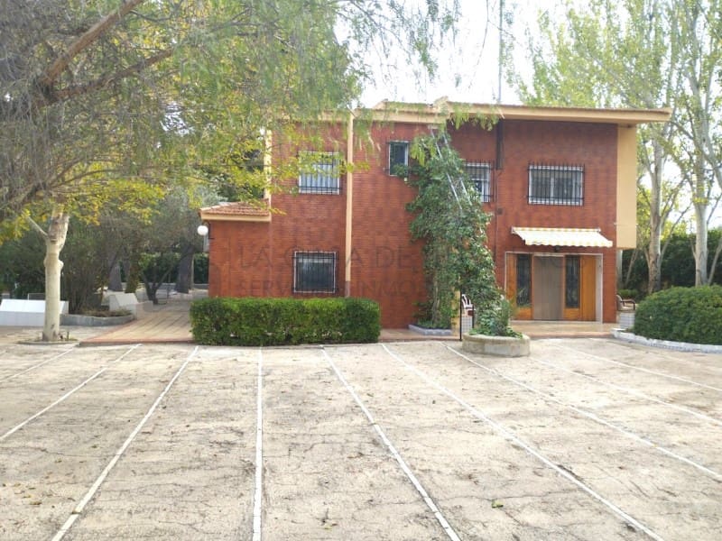 6 camera da letto Villa in vendita in Sax con piscina garage - 350.000 € (Rif: 9996771)