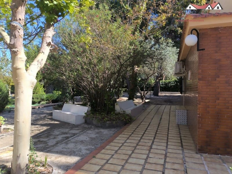 6 camera da letto Villa in vendita in Sax con piscina garage - 350.000 € (Rif: 9996771)