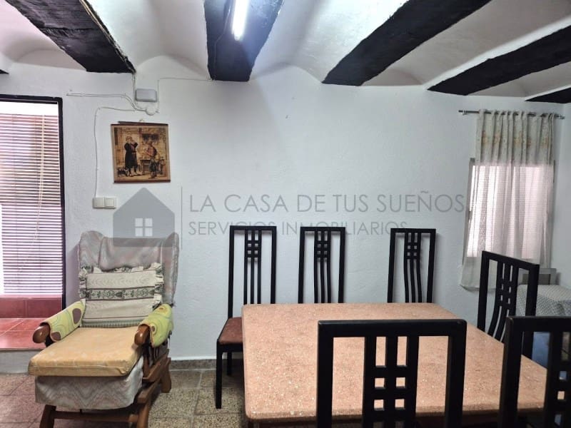 4 bedroom Townhouse for sale in El Camp de Mirra with garage - € 110,000 (Ref: 9999283)