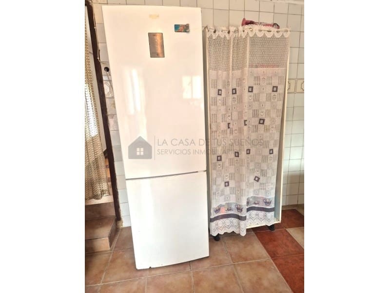 4 bedroom Townhouse for sale in El Camp de Mirra with garage - € 110,000 (Ref: 9999283)