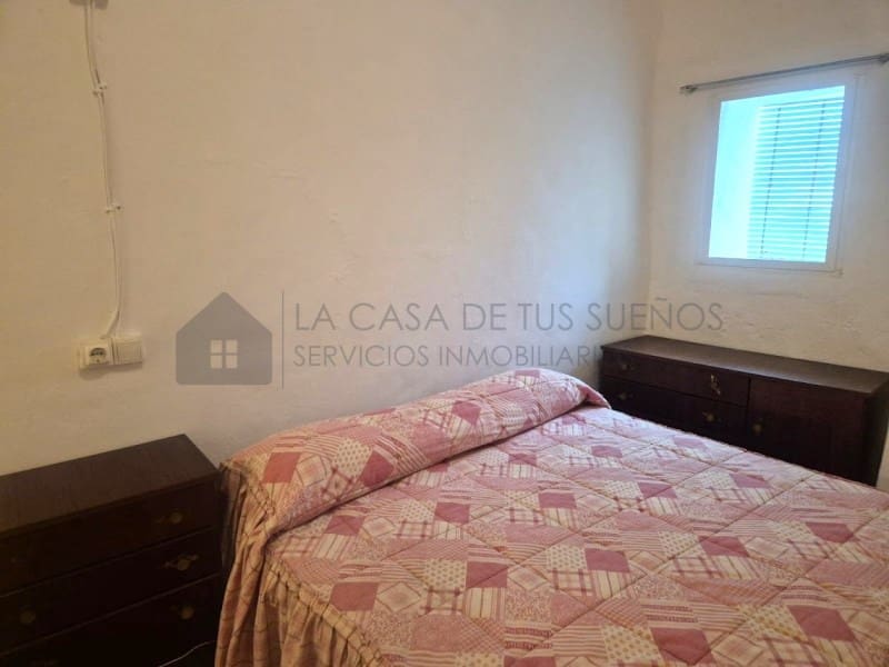 4 bedroom Townhouse for sale in El Camp de Mirra with garage - € 110,000 (Ref: 9999283)
