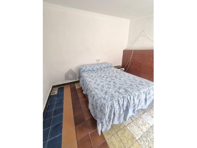4 bedroom Townhouse for sale in El Camp de Mirra with garage - € 110,000 (Ref: 9999283)