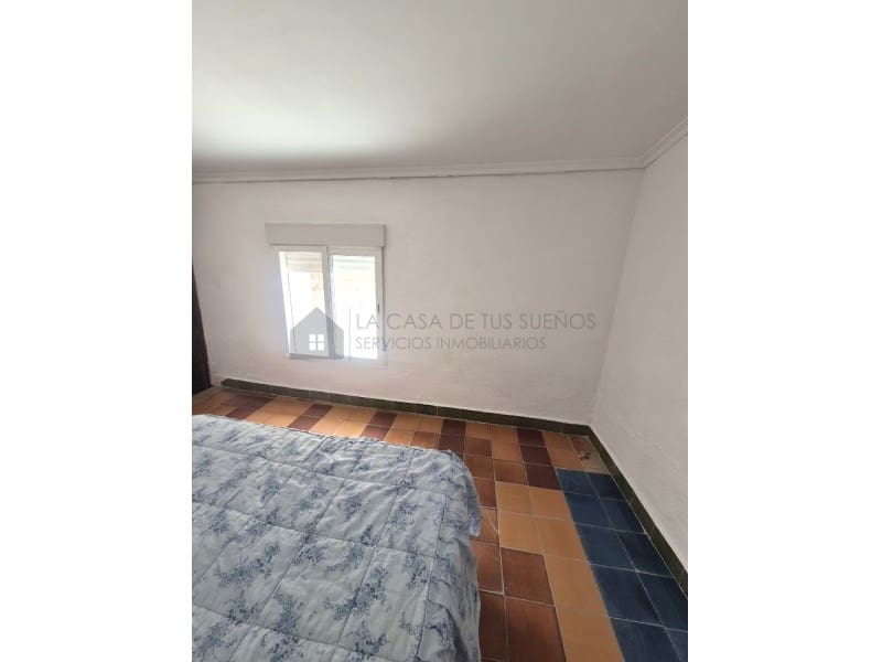 4 bedroom Townhouse for sale in El Camp de Mirra with garage - € 110,000 (Ref: 9999283)