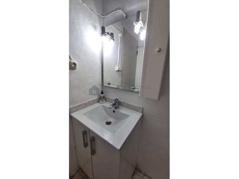 4 bedroom Townhouse for sale in El Camp de Mirra with garage - € 110,000 (Ref: 9999283)