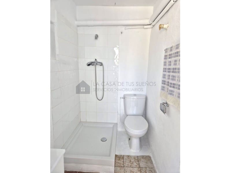 4 bedroom Townhouse for sale in El Camp de Mirra with garage - € 110,000 (Ref: 9999283)