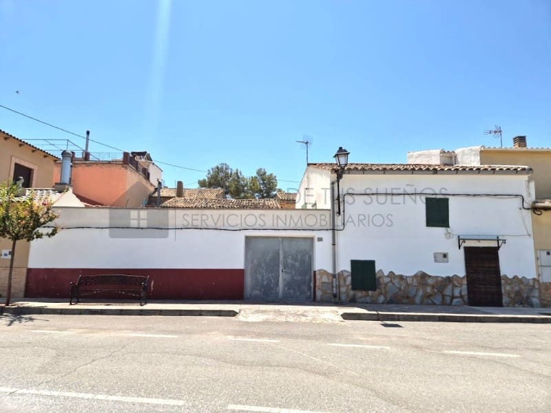 4 bedroom Townhouse for sale in El Camp de Mirra with garage - € 110,000 (Ref: 9999283)