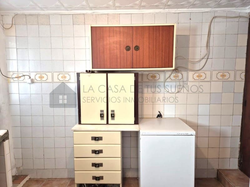 4 bedroom Townhouse for sale in El Camp de Mirra with garage - € 110,000 (Ref: 9999283)