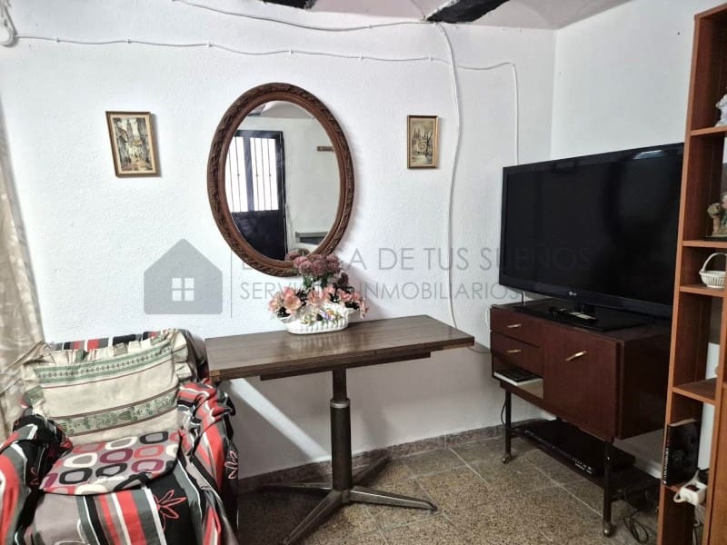 4 bedroom Townhouse for sale in El Camp de Mirra with garage - € 110,000 (Ref: 9999283)