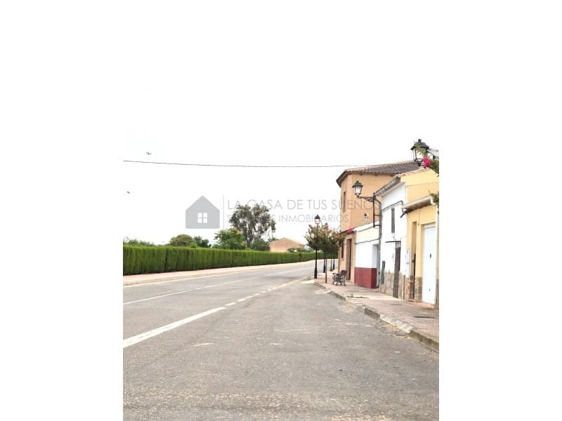 4 bedroom Townhouse for sale in El Camp de Mirra with garage - € 110,000 (Ref: 9999283)