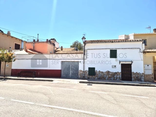 4 bedroom Townhouse for sale in El Camp de Mirra with garage - € 110,000 (Ref: 9999283)