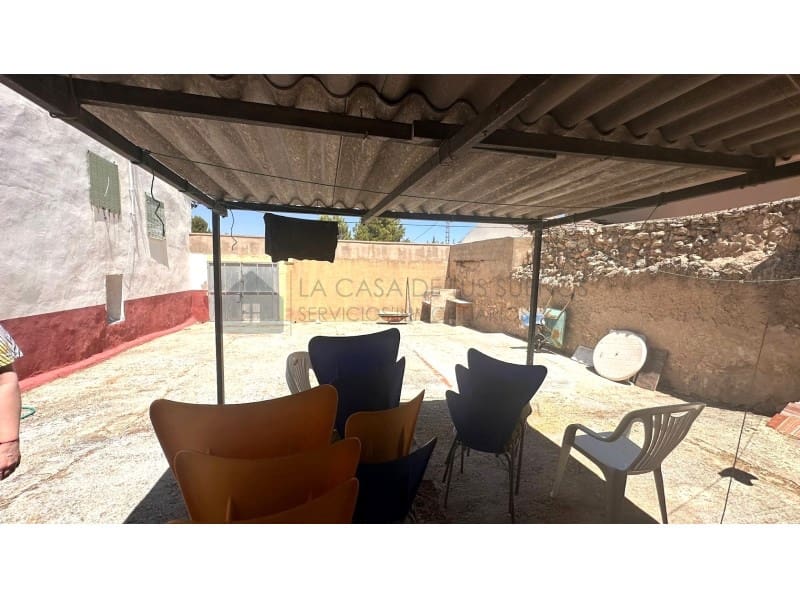 4 bedroom Townhouse for sale in El Camp de Mirra with garage - € 110,000 (Ref: 9999283)