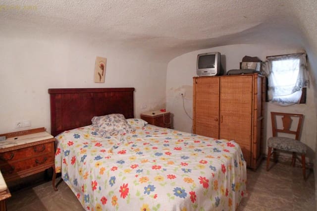 5 sypialnia Finka/Dom wiejski na sprzedaż w La Romana z basenem garażem - 147 000 € (Ref: 7855126)