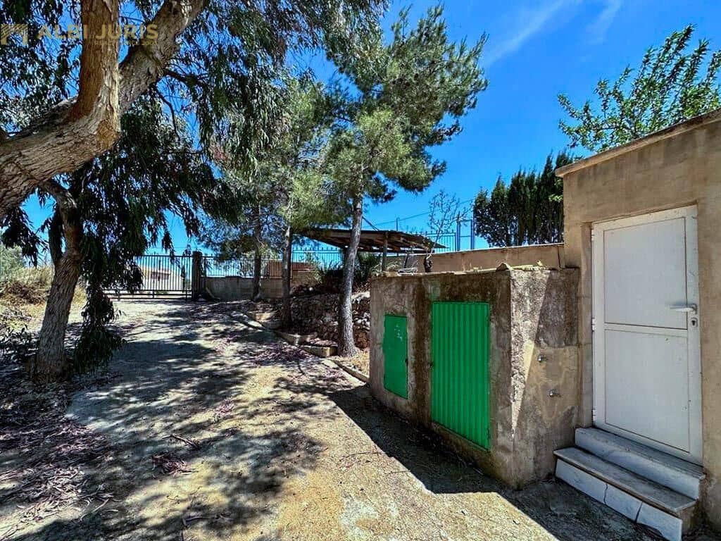 5 sypialnia Finka/Dom wiejski na sprzedaż w La Romana z basenem garażem - 147 000 € (Ref: 7855126)