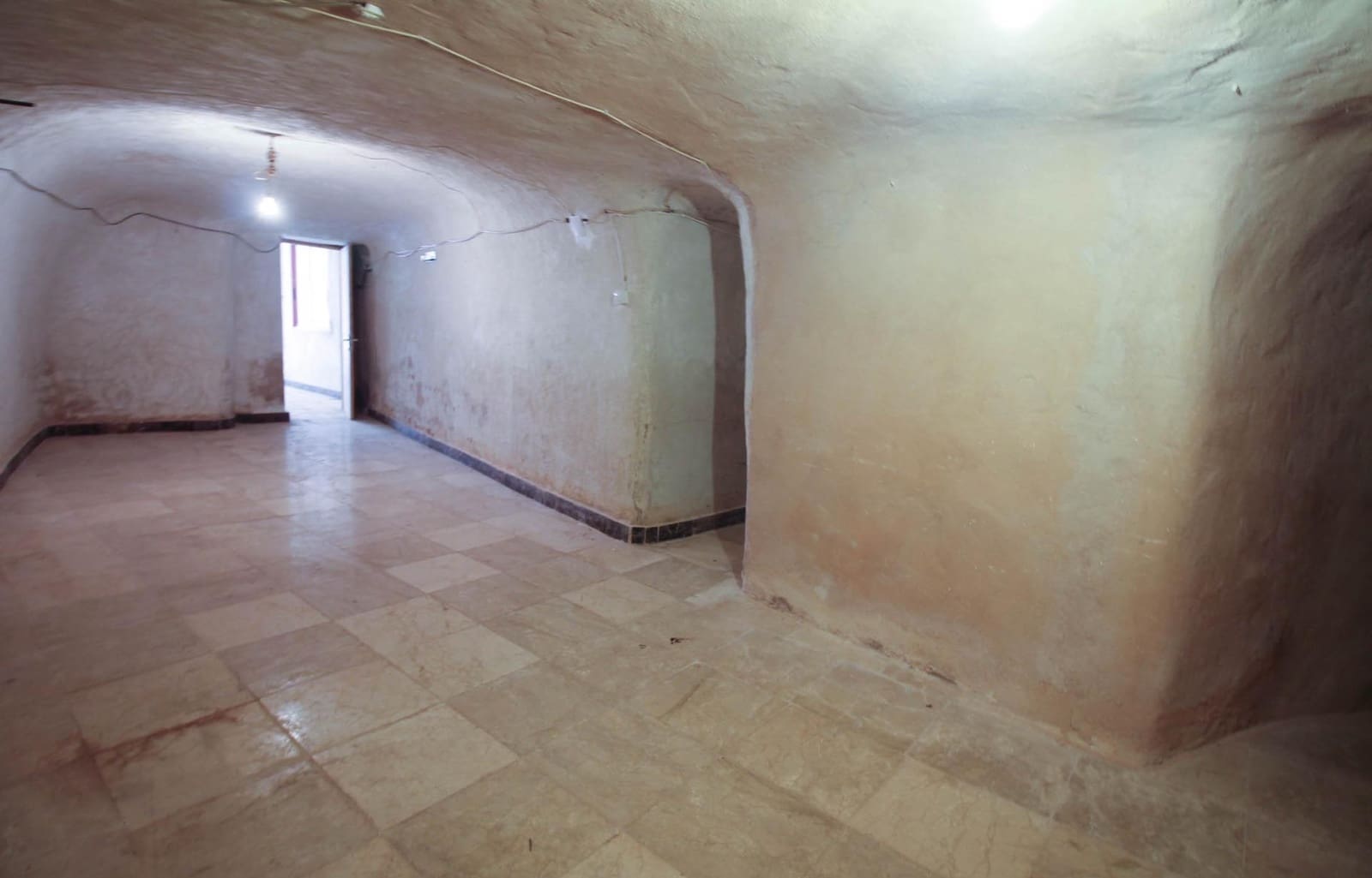 5 sypialnia Finka/Dom wiejski na sprzedaż w La Romana z basenem garażem - 147 000 € (Ref: 7855126)