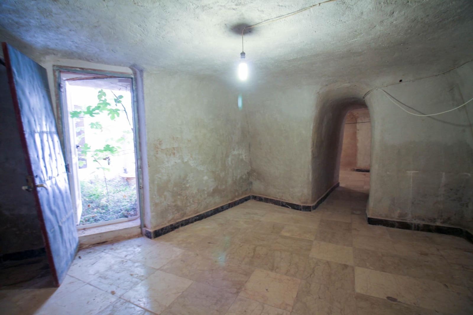 5 sypialnia Finka/Dom wiejski na sprzedaż w La Romana z basenem garażem - 147 000 € (Ref: 7855126)