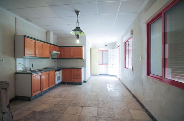 Finca/Casa Rural de 5 habitaciones en La Romana en venta con piscina garaje - 147.000 € (Ref: 7855126)