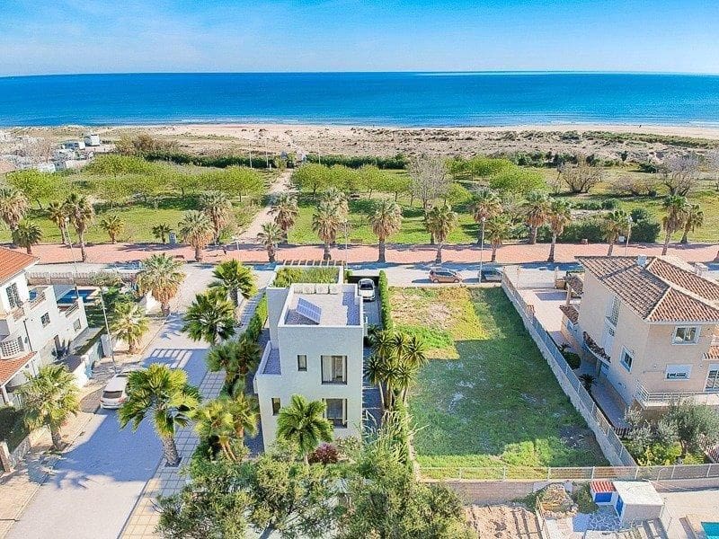 Chalet de 4 habitaciones en Oliva en venta con piscina - 1.250.000 € (Ref: 8854997)