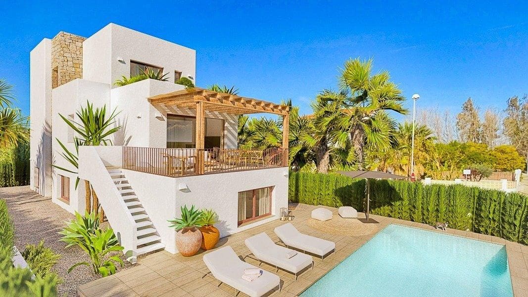 Chalet de 4 habitaciones en Oliva en venta con piscina - 1.250.000 € (Ref: 8854997)