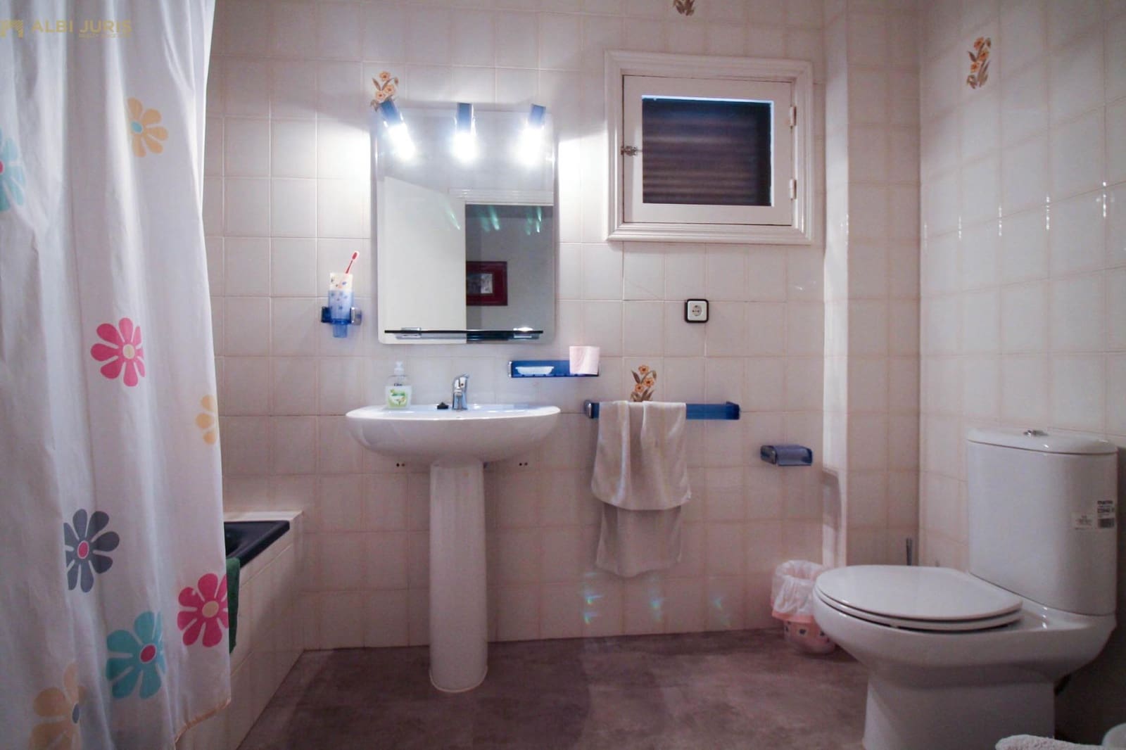 Chalet de 5 habitaciones en Crevillente / Crevillent en venta con garaje - 310.000 € (Ref: 8936763)