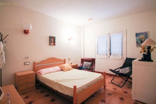Chalet de 5 habitaciones en Crevillente / Crevillent en venta con garaje - 310.000 € (Ref: 8936763)