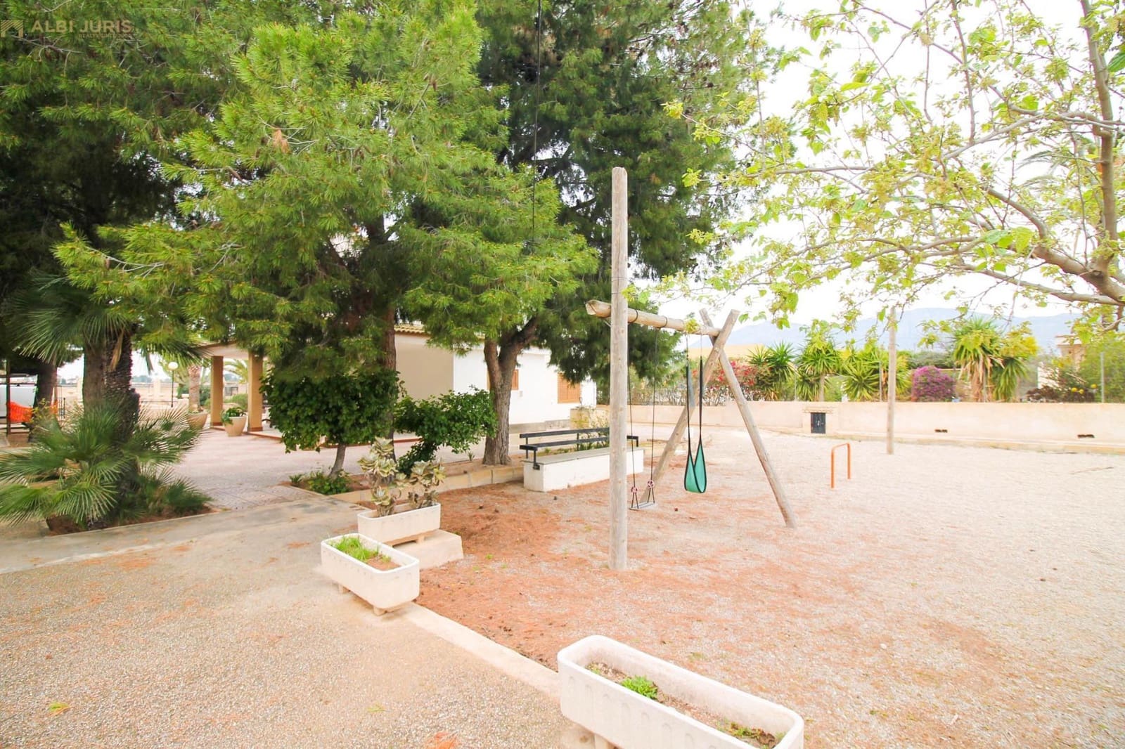 Chalet de 5 habitaciones en Crevillente / Crevillent en venta con garaje - 310.000 € (Ref: 8936763)