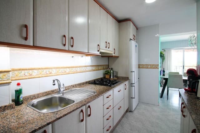Apartamento de 3 habitaciones en Playa Levante, Santa Pola en alquiler - 2.400 € (Ref: 9003022)