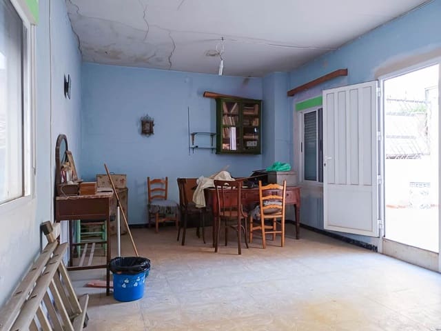 Adosado de 4 habitaciones en Crevillente / Crevillent en venta - 168.000 € (Ref: 9901370)