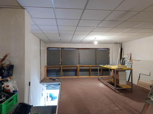 Commercial for sale in Crevillente / Crevillent - € 127,000 (Ref: 9901384)