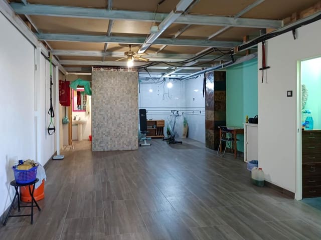 Commercial for sale in Crevillente / Crevillent - € 127,000 (Ref: 9901384)