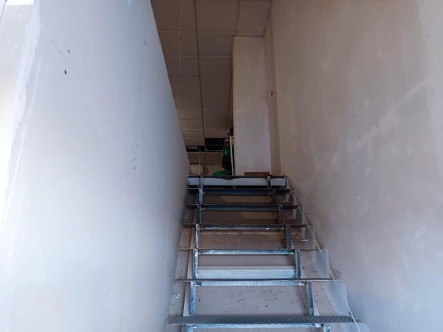 Commercial for sale in Crevillente / Crevillent - € 127,000 (Ref: 9901384)