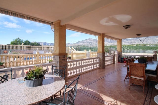 7 bedroom Finca/Country House for sale in Crevillente / Crevillent with pool - € 485,000 (Ref: 9901387)