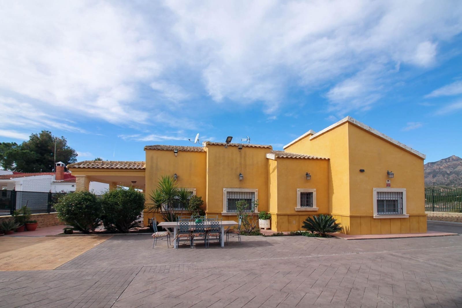 7 bedroom Finca/Country House for sale in Crevillente / Crevillent with pool - € 485,000 (Ref: 9901387)