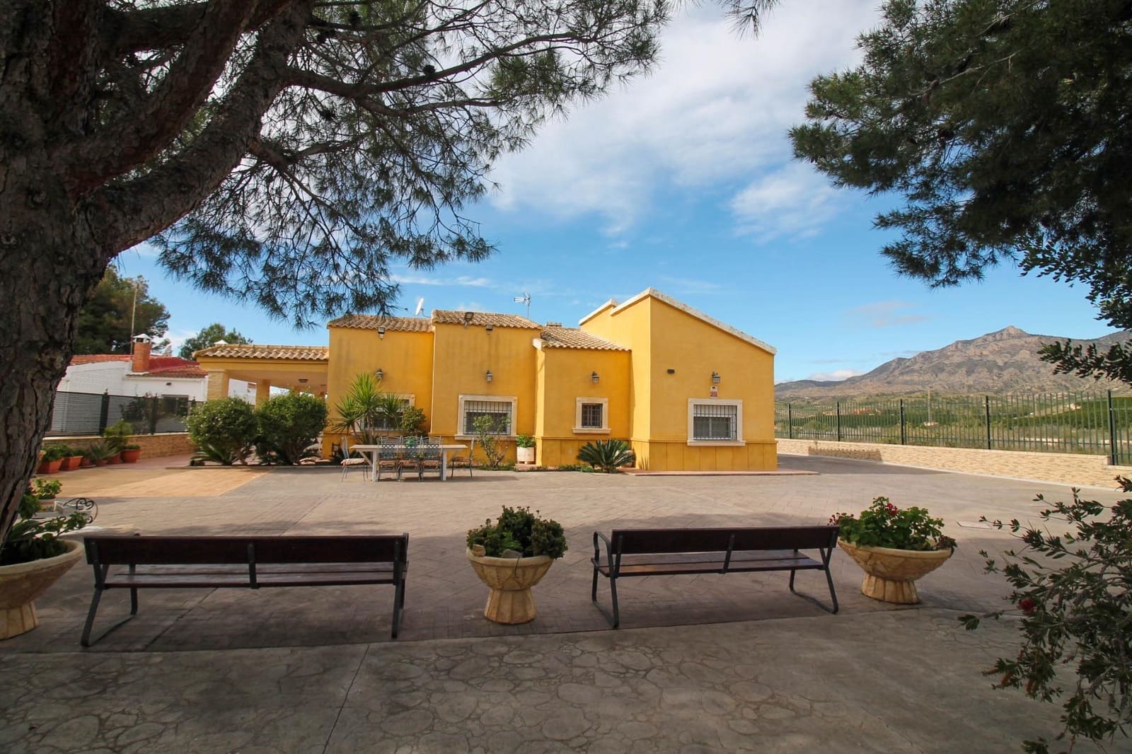 7 bedroom Finca/Country House for sale in Crevillente / Crevillent with pool - € 485,000 (Ref: 9901387)
