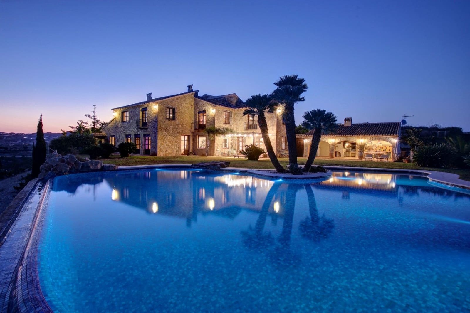 4 chambre Finca/Maison de Campagne à vendre à Moraira avec piscine garage - 4 200 000 € (Ref: 9901390)