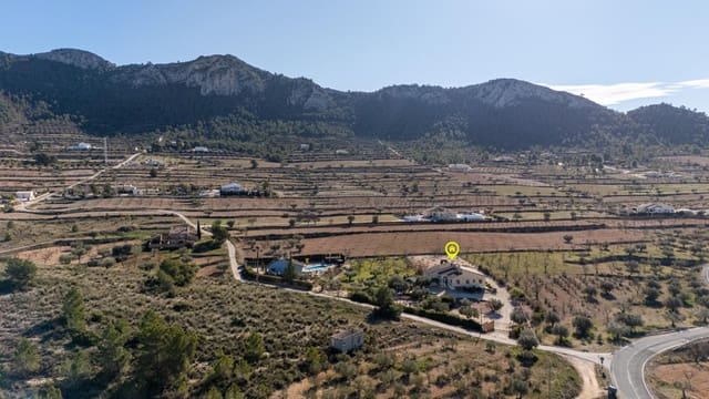 3 bedroom Finca/Country House for sale in La Zarza, Jumilla with pool garage - € 395,000 (Ref: 9901394)