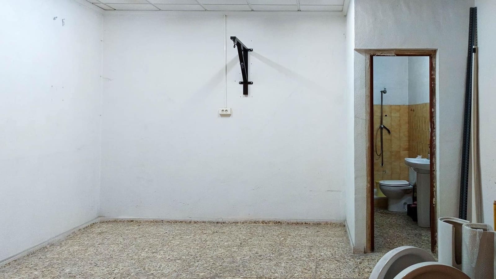 Comercial para venda em Crevillente / Crevillent - 49 000 € (Ref: 9901395)