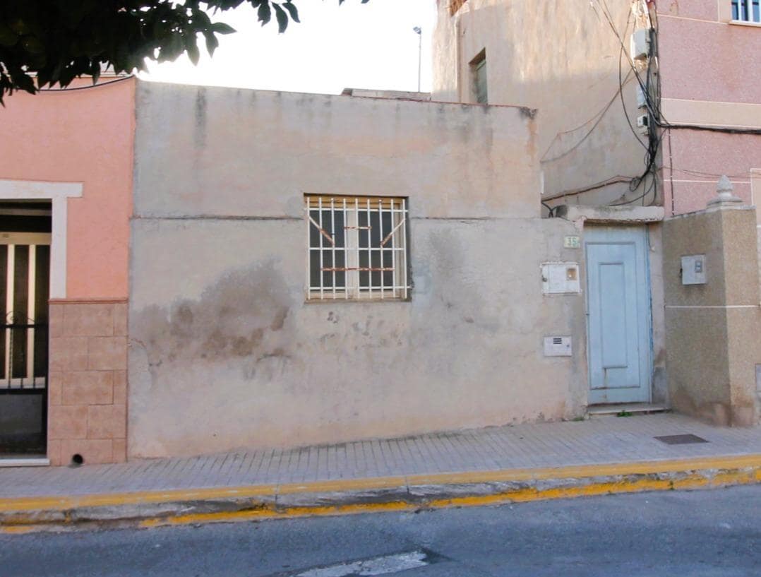 Dom szeregowy na sprzedaż w Crevillente / Crevillent - 38 900 € (Ref: 9901396)