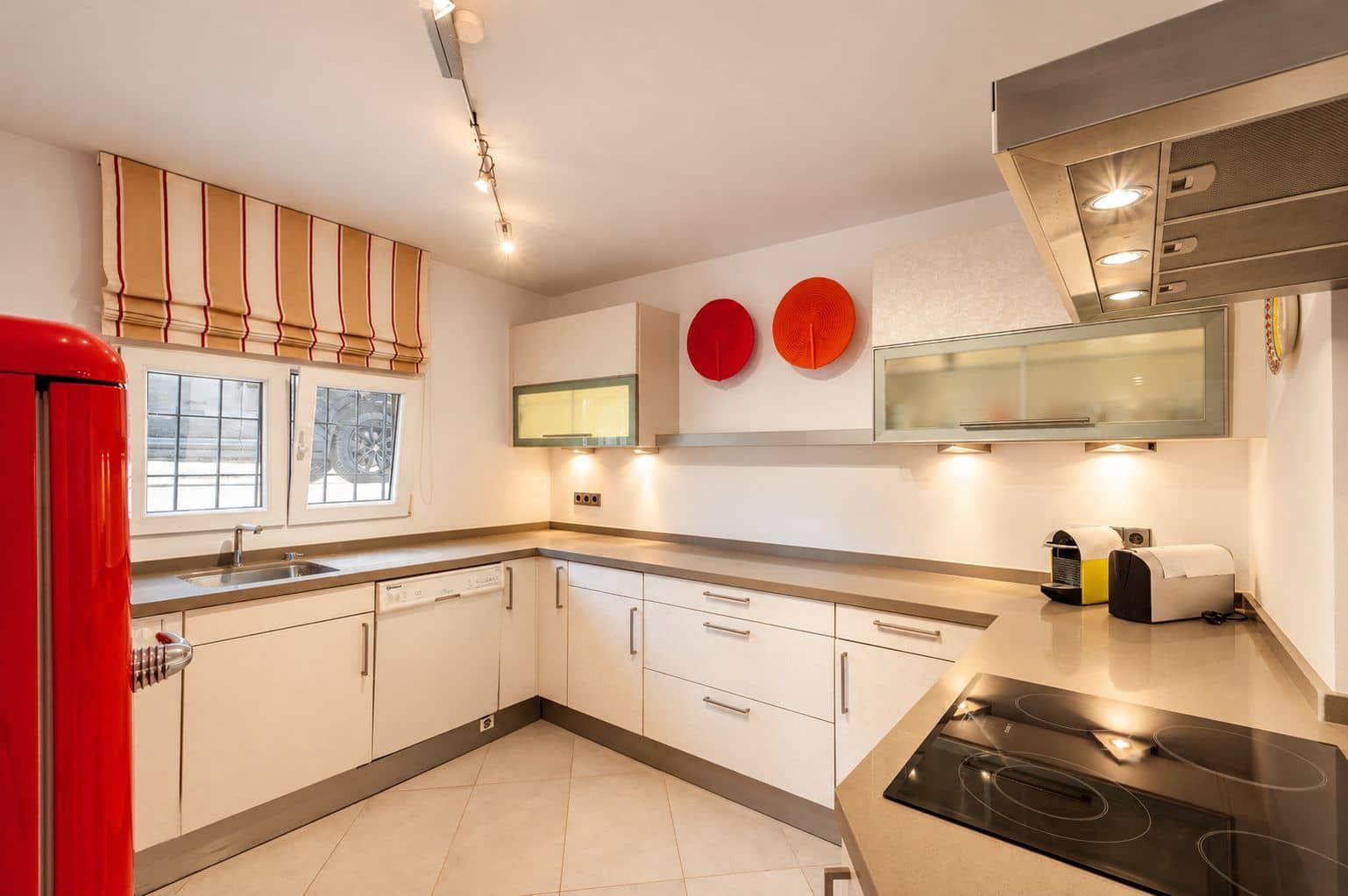 3 sypialnia Willa na sprzedaż w Moraira z basenem garażem - 1 425 000 € (Ref: 9901402)