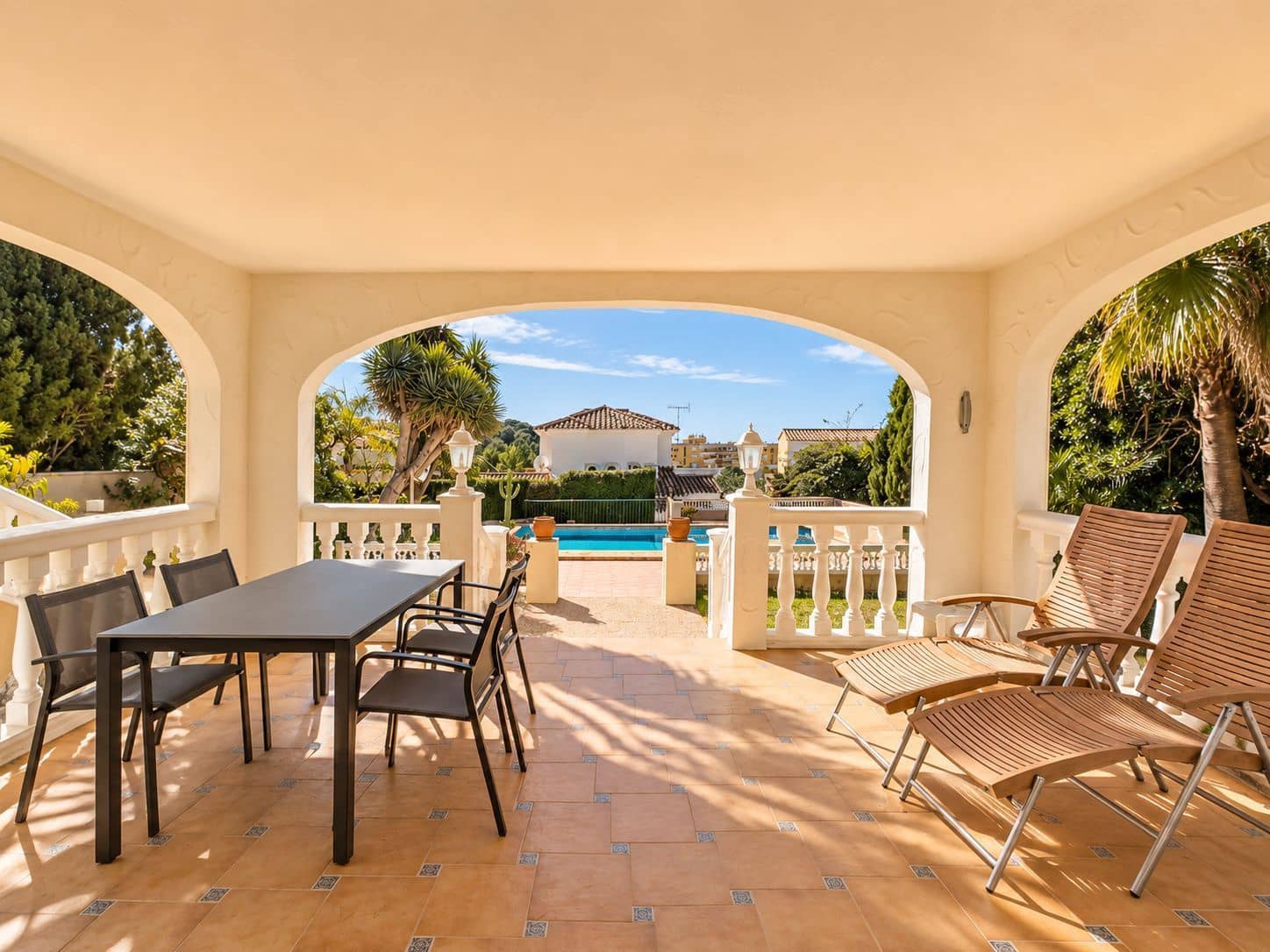 3 sypialnia Willa na sprzedaż w Moraira z basenem garażem - 1 425 000 € (Ref: 9901402)