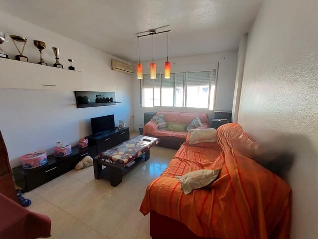 Piso de 3 habitaciones en La Unión en venta - 115.000 € (Ref: 9901404)
