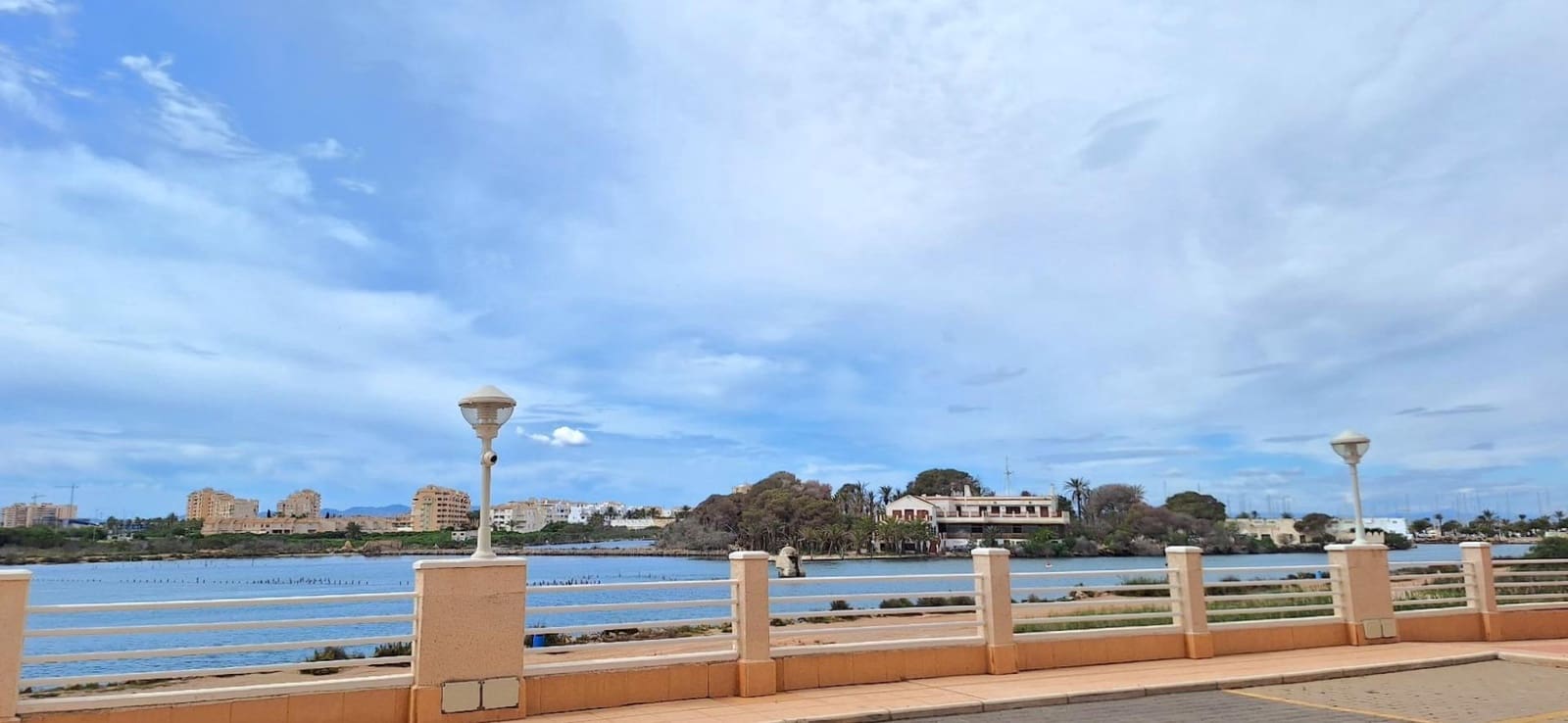 2 Zimmer Wohnung zu verkaufen in La Manga del Mar Menor mit Pool - 200.000 € (Ref: 9901422)
