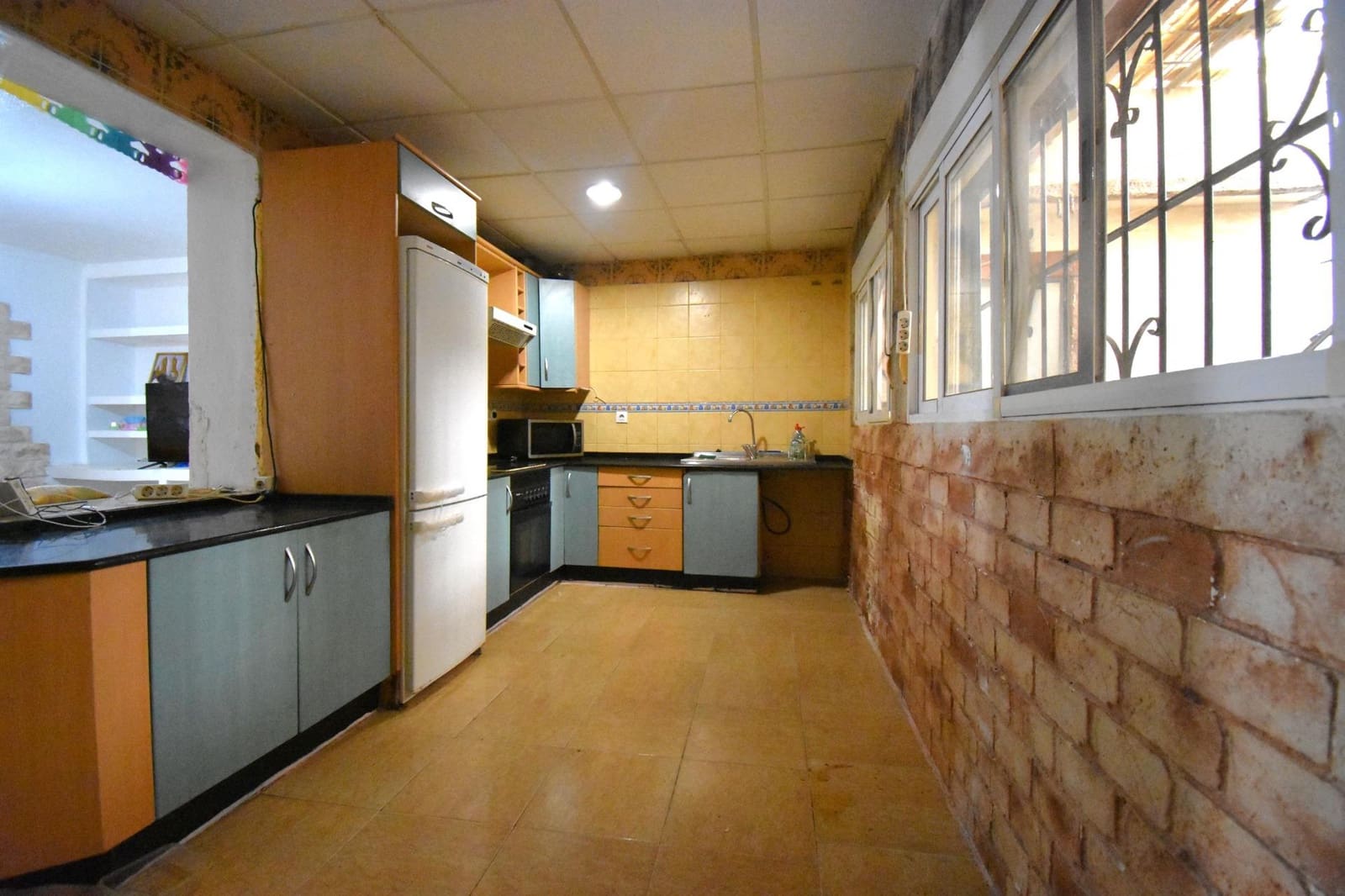 4 bedroom Townhouse for sale in La Palma with garage - € 120,000 (Ref: 9901424)