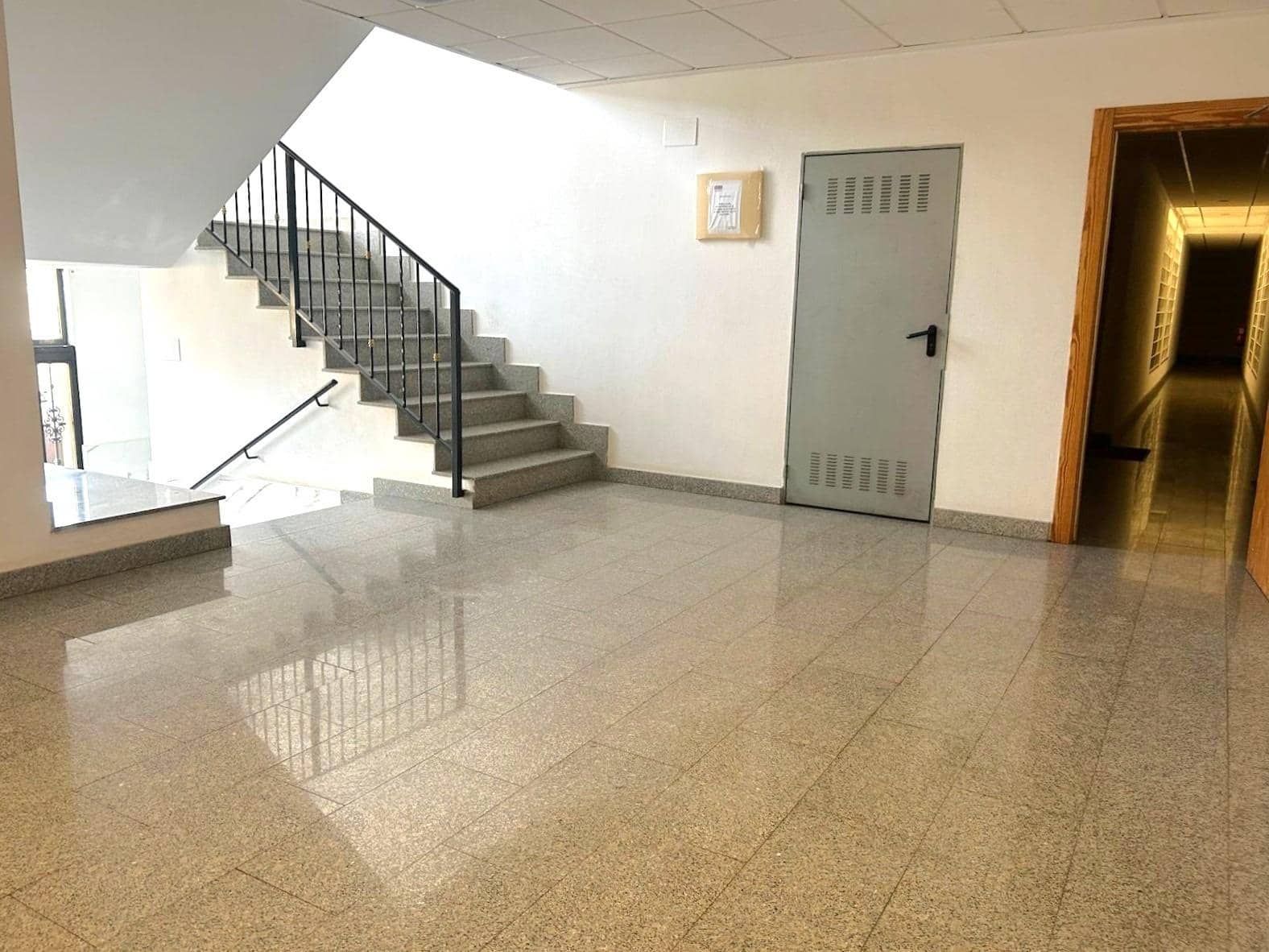Piso de 2 habitaciones en La Unión en venta - 115.000 € (Ref: 9901425)
