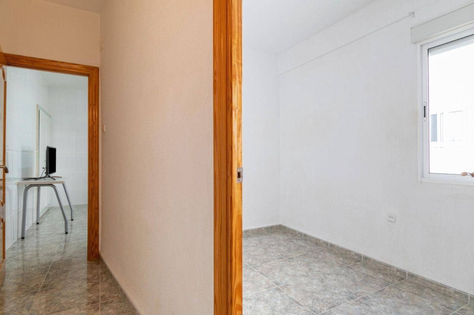 Piso de 3 habitaciones en Alumbres en venta - 120.000 € (Ref: 9901434)