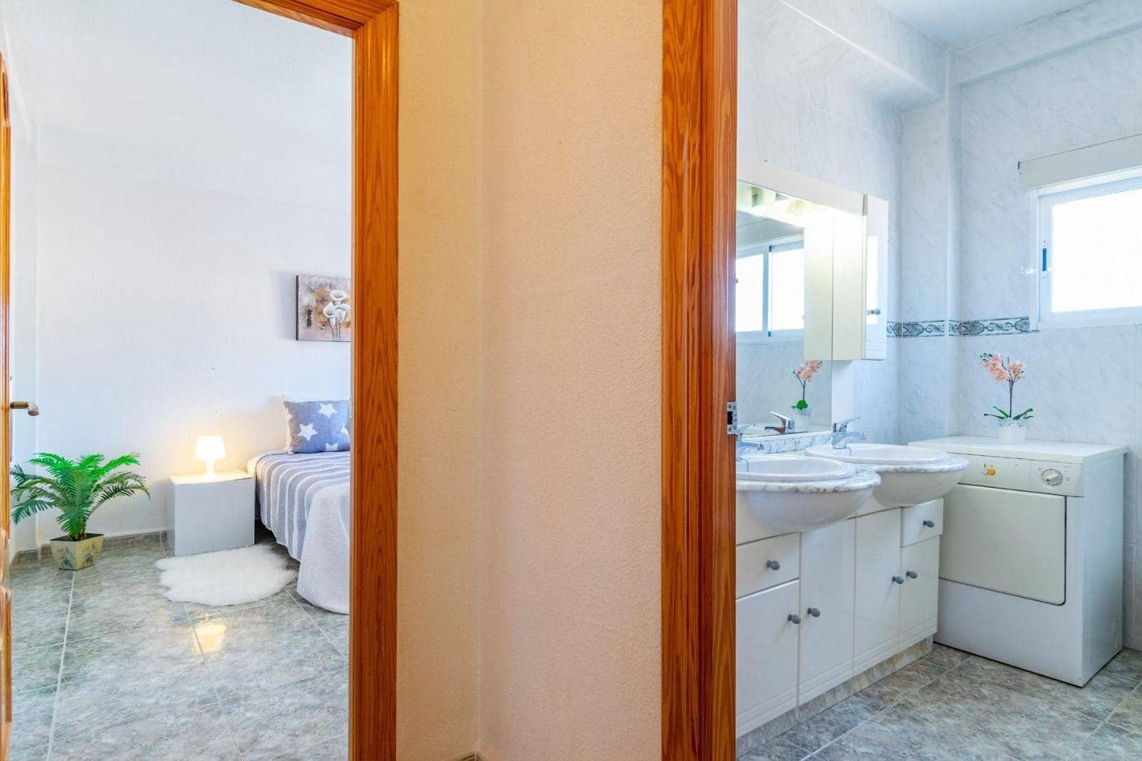 Piso de 3 habitaciones en Alumbres en venta - 120.000 € (Ref: 9901434)