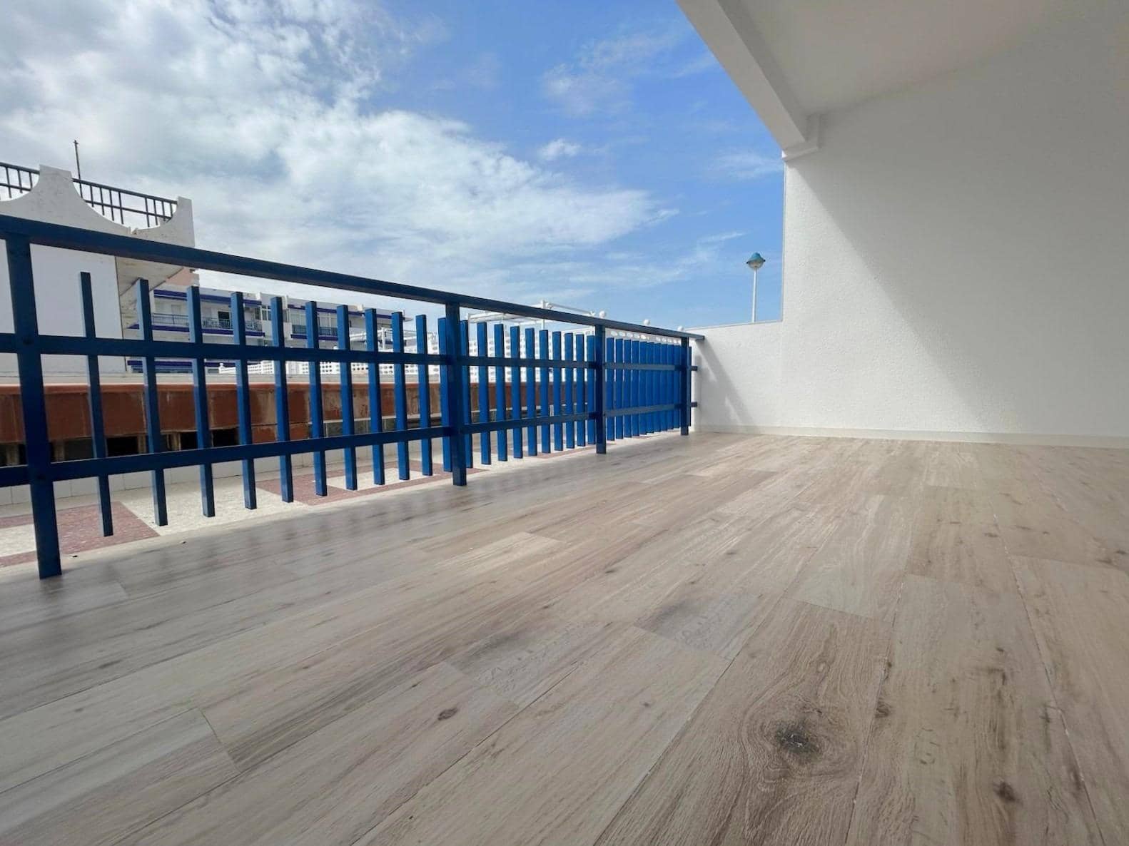 3 sypialnia Apartament na sprzedaż w La Manga del Mar Menor z basenem - 339 000 € (Ref: 9911178)